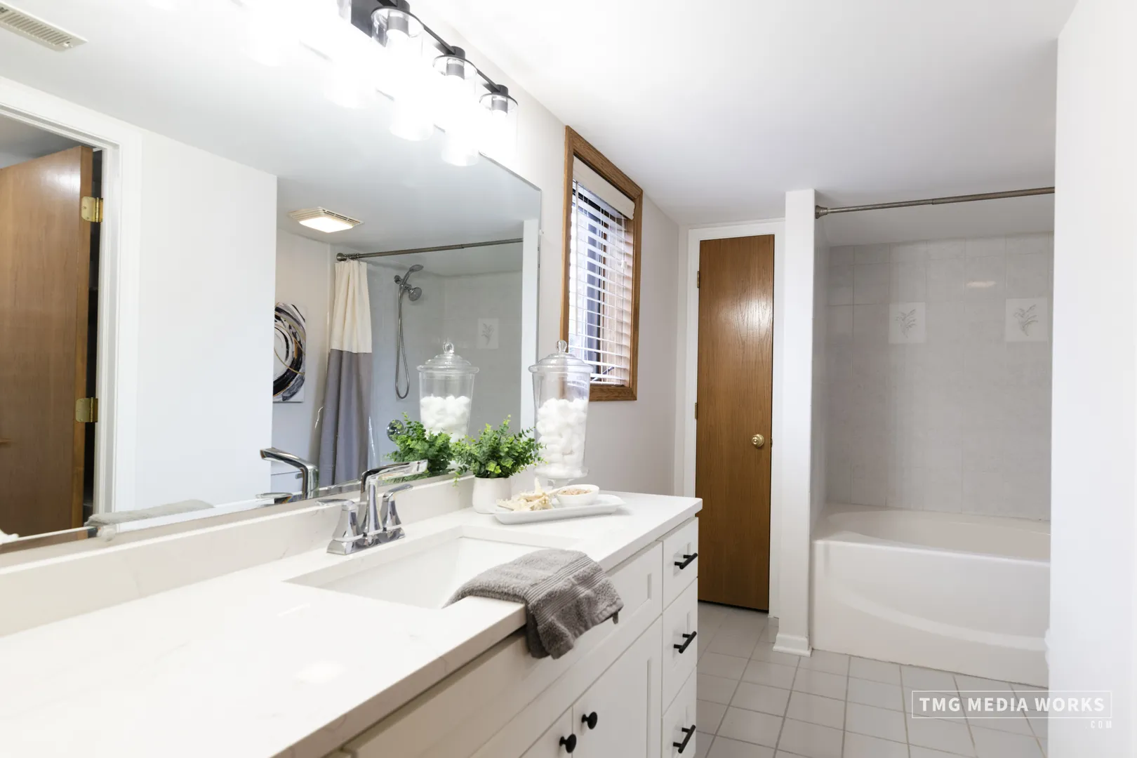 616 E 5th Ave, ,  60563, USA 60563-Naperville-IL