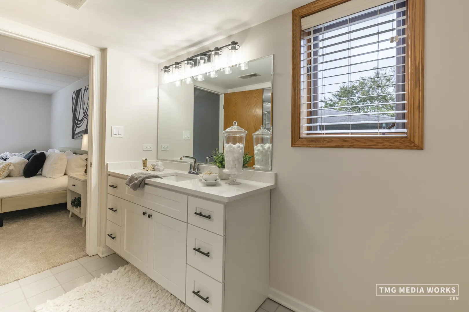 616 E 5th Ave, ,  60563, USA 60563-Naperville-IL