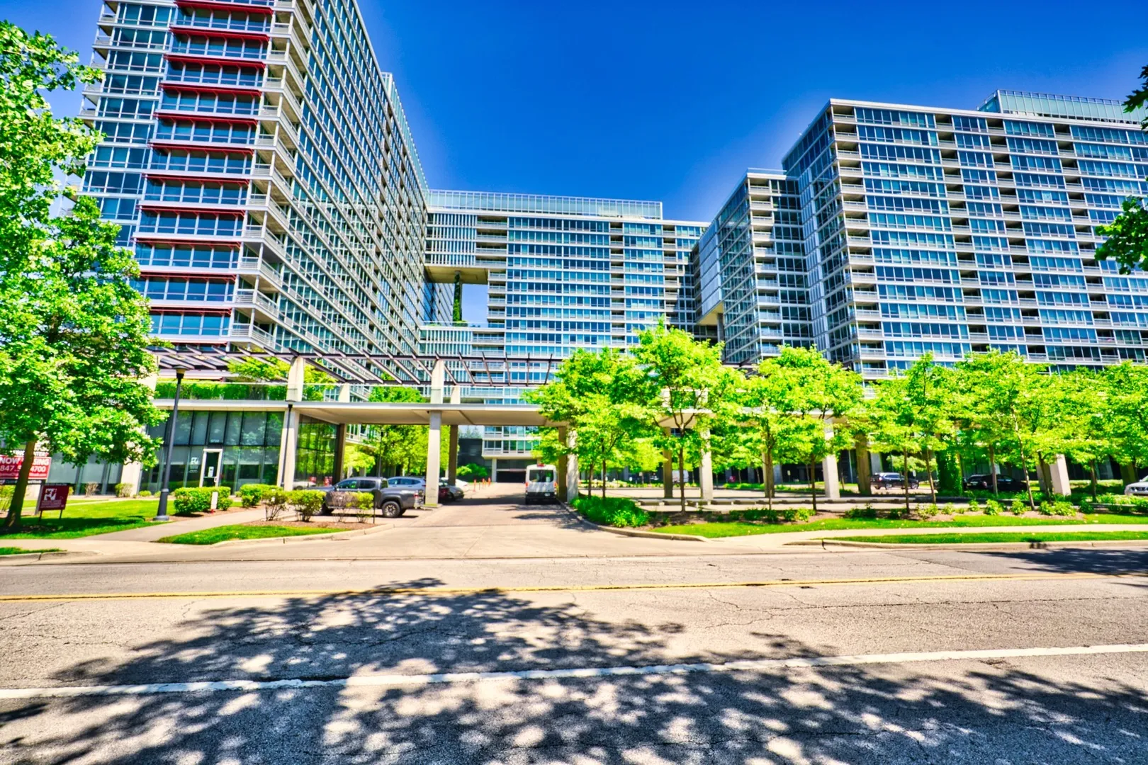 9725 Woods Dr, , 60077, USA 60077-Skokie-IL