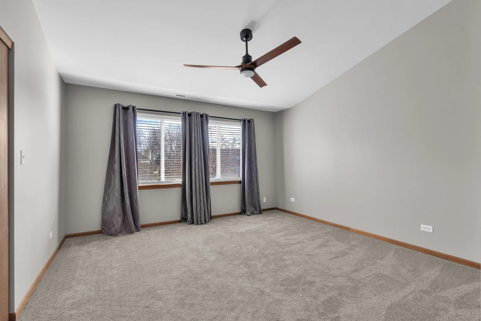 239 Camel Bend Ct, , 60194, USA 60194-Schaumburg-IL