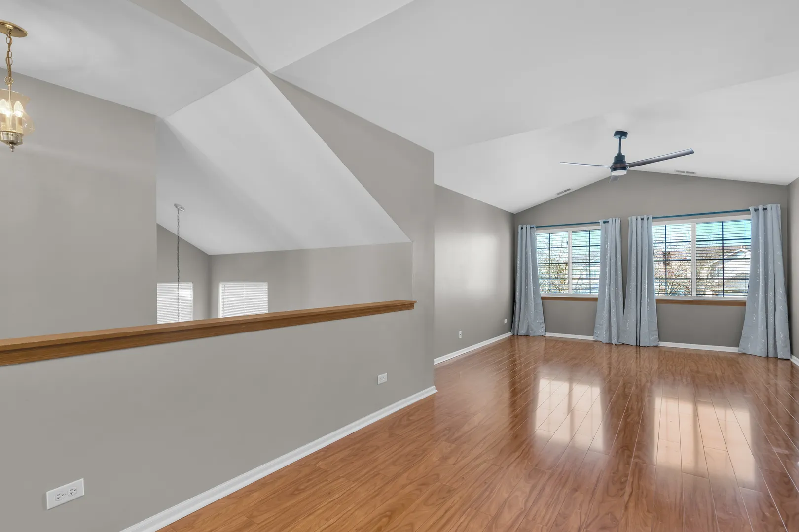 239 Camel Bend Ct, , 60194, USA 60194-Schaumburg-IL