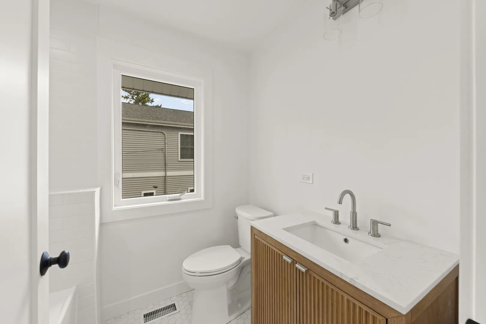 118 N President St, ,  60187, USA 60187-Wheaton-IL