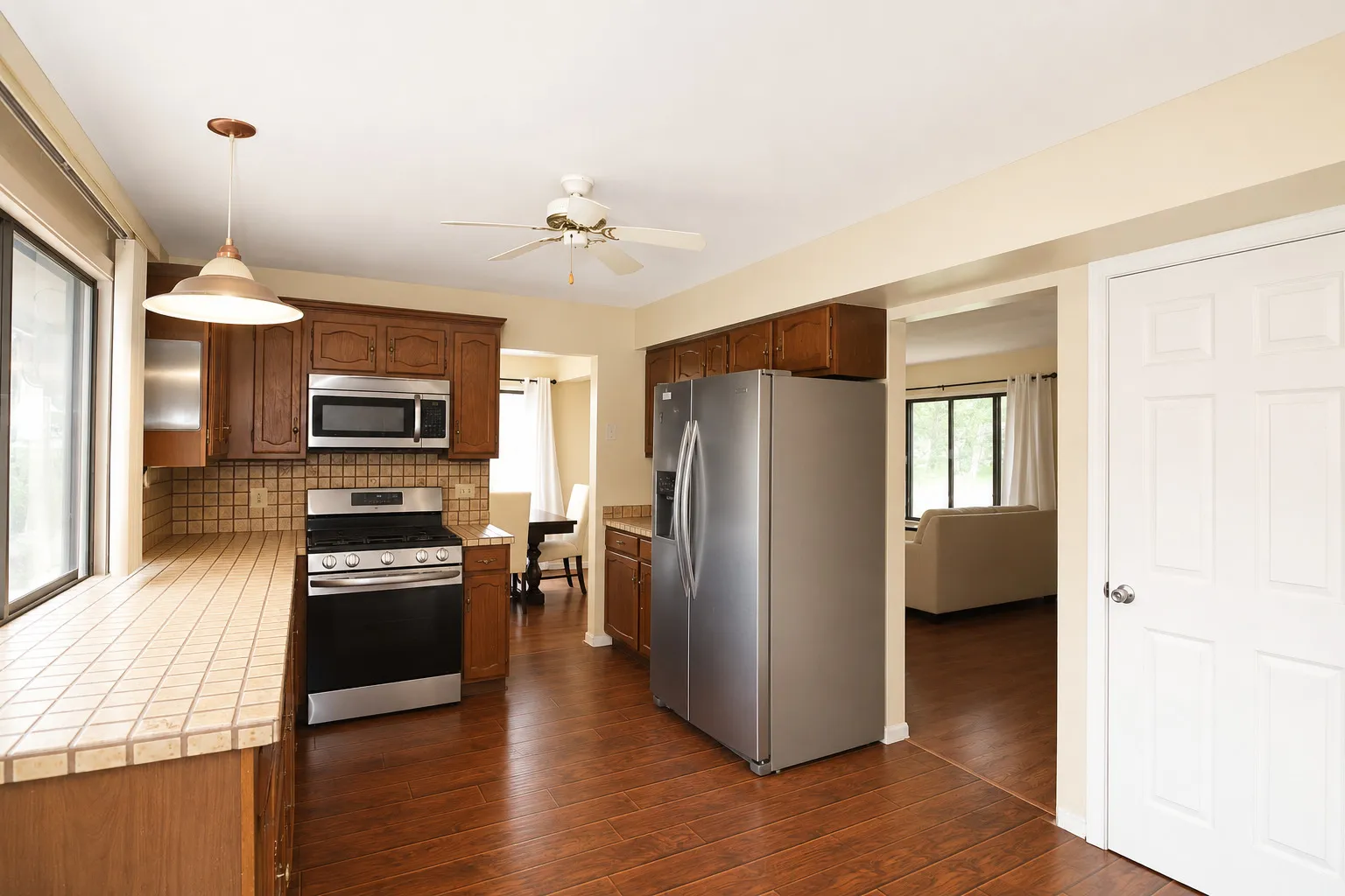 982 Valleyview Dr, , 60103, USA 60103-Bartlett-IL