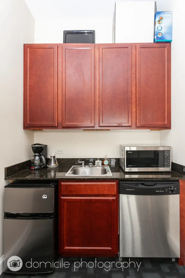 4953 Oakton St, ,  60077, USA 60077-Skokie-IL