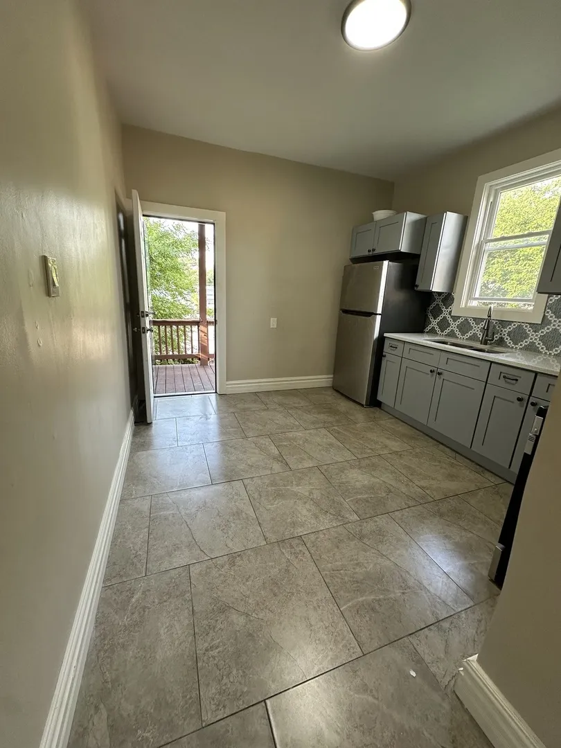 1522 E 71st Pl, ,  60619, USA 60619-Chicago-IL
