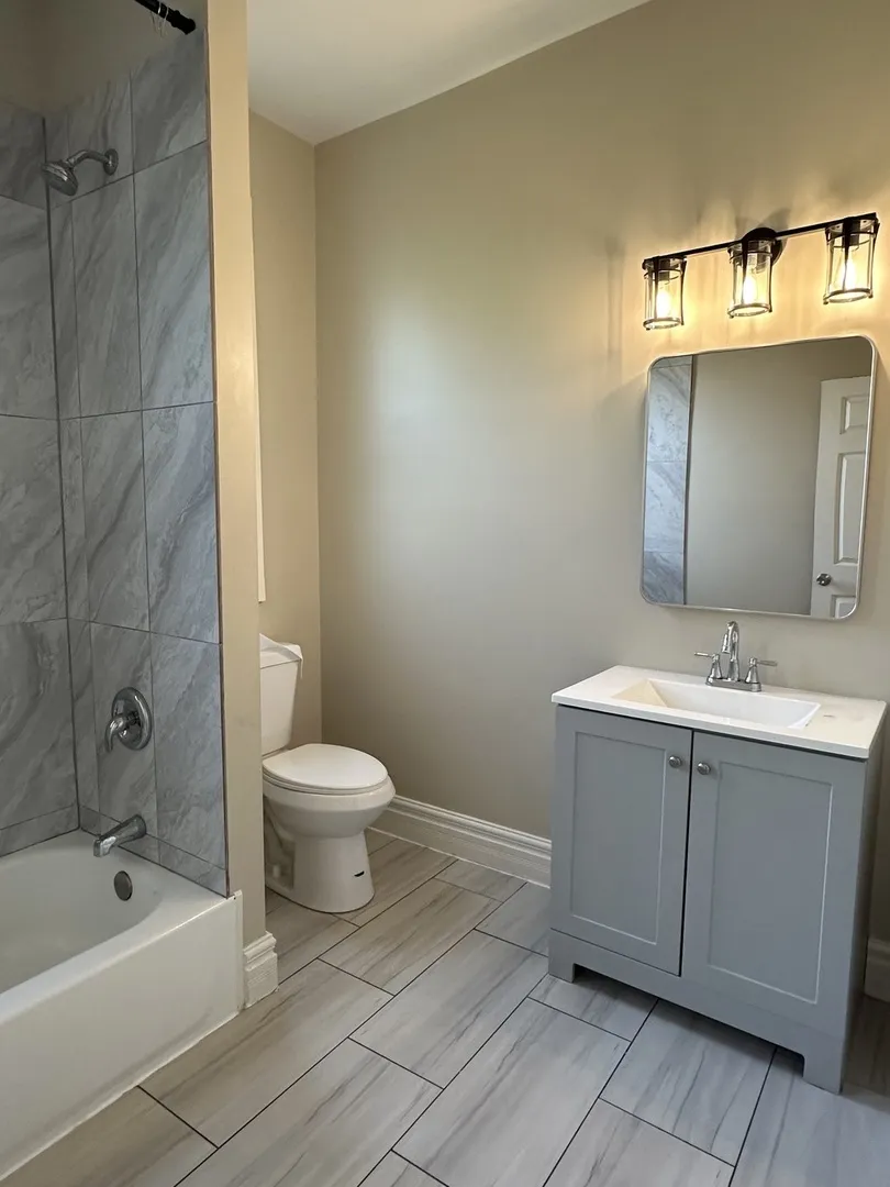 1522 E 71st Pl, ,  60619, USA 60619-Chicago-IL