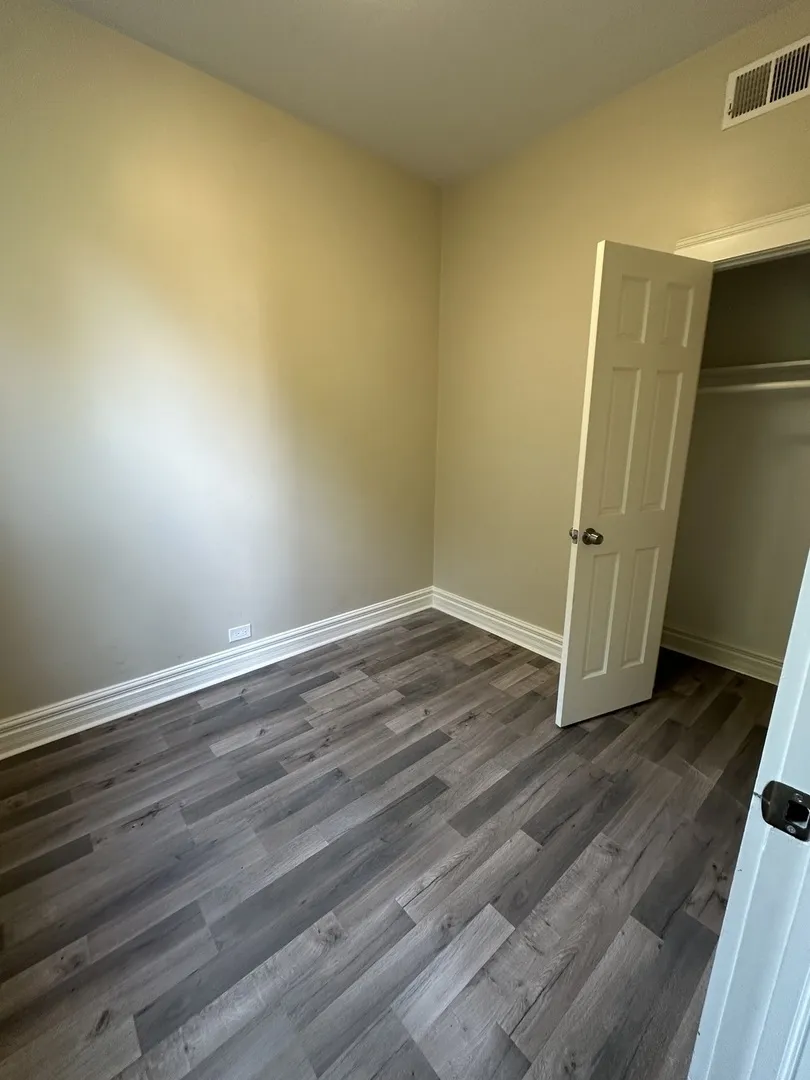 1522 E 71st Pl, ,  60619, USA 60619-Chicago-IL
