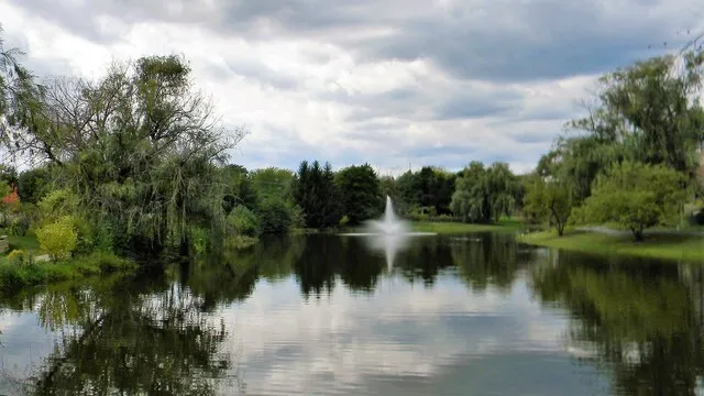 680 E Algonquin Rd, ,  60173, USA 60173-Schaumburg-IL
