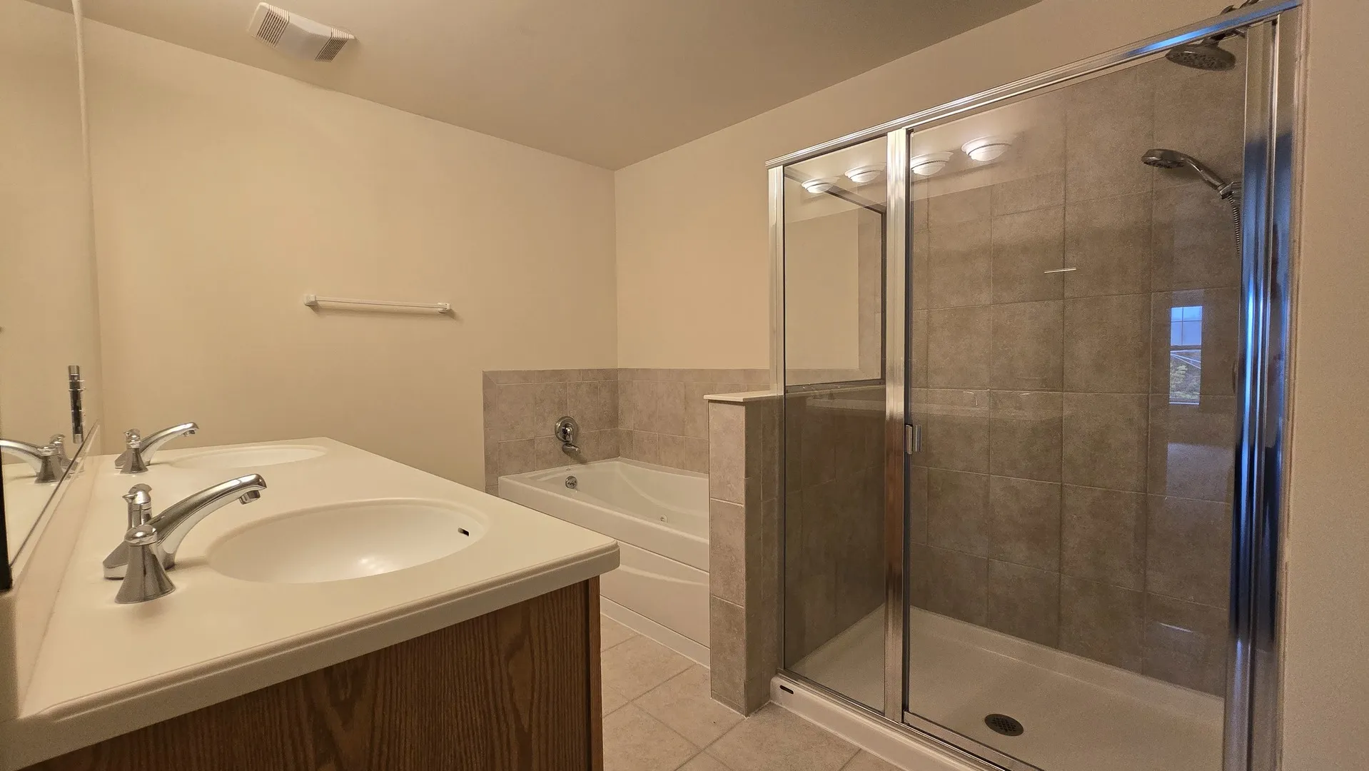 101 Pointe Dr, , 60062, USA 60062-Northbrook-IL