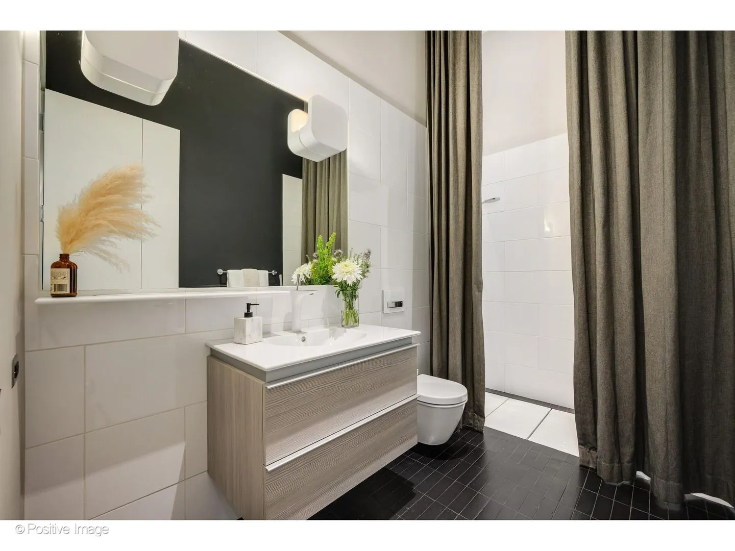 1019 N Wolcott Ave, ,  60622, USA 60622-Chicago-IL