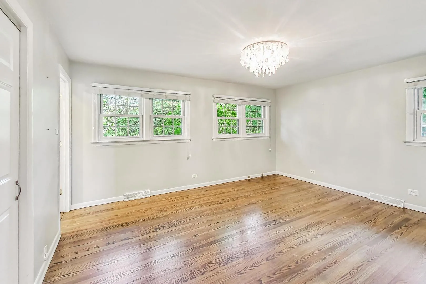 125 N Prospect Ave, ,  60514, USA 60514-Clarendon Hills-IL