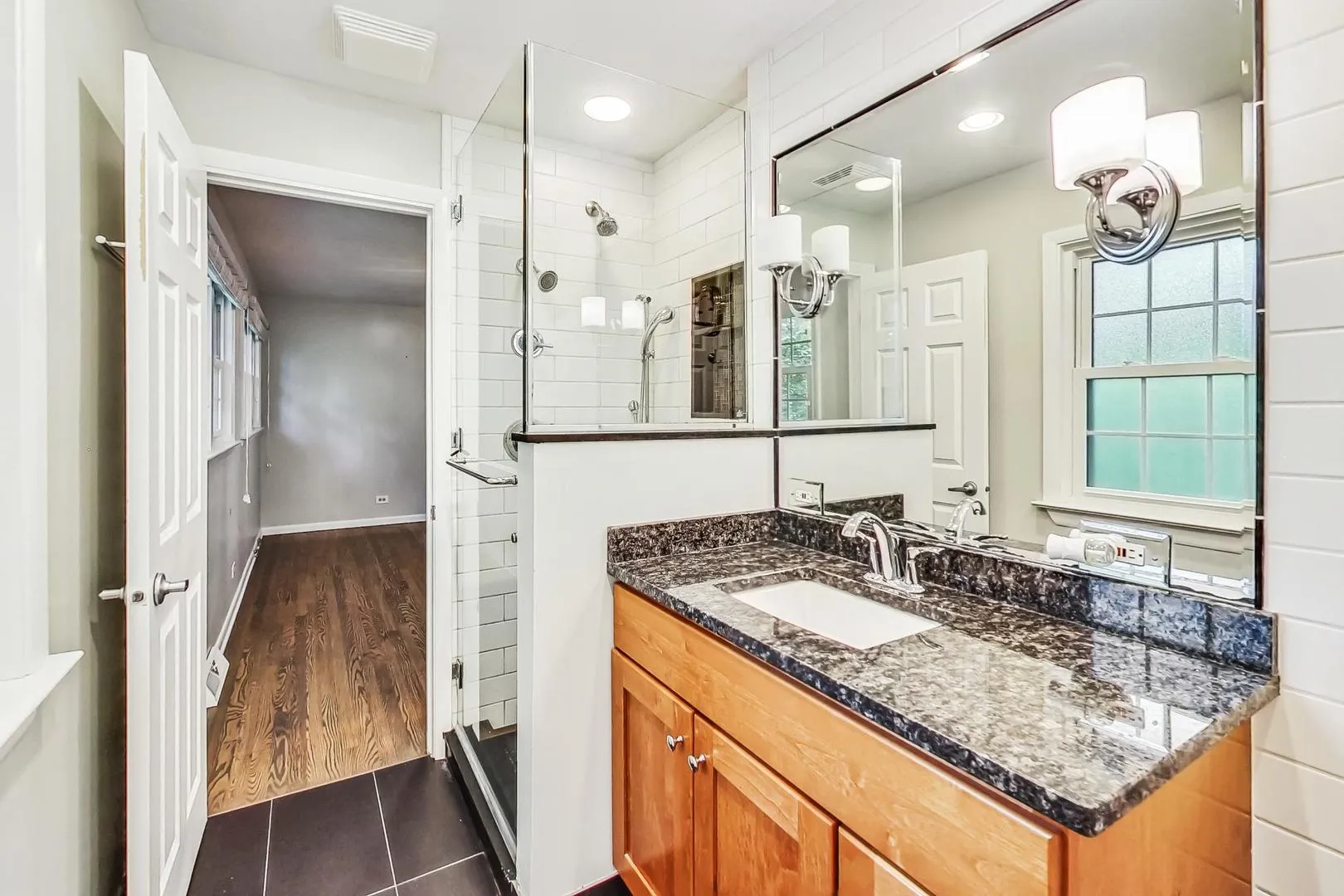 125 N Prospect Ave, ,  60514, USA 60514-Clarendon Hills-IL