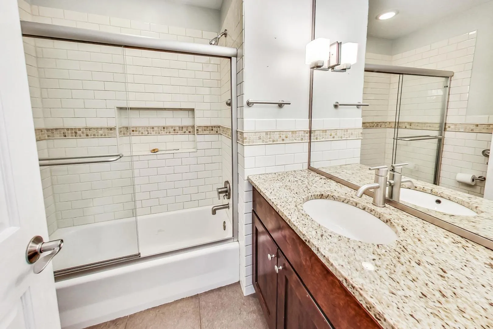 125 N Prospect Ave, ,  60514, USA 60514-Clarendon Hills-IL