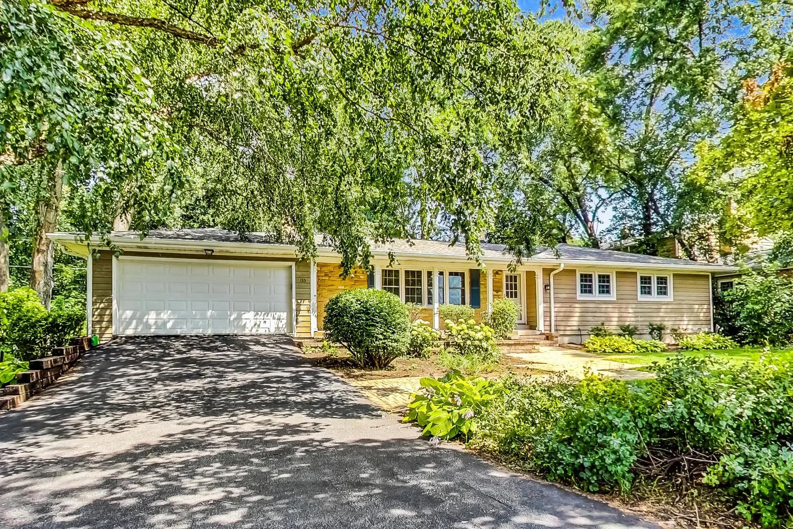 125 N Prospect Ave, ,  60514, USA 60514-Clarendon Hills-IL