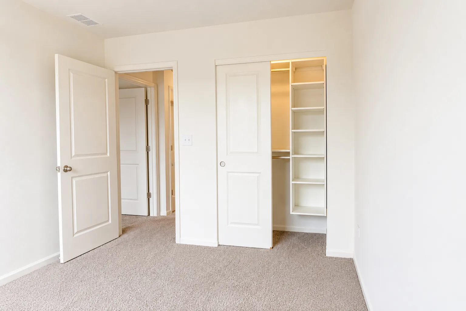 2323 Prestige Pl, , 60173, USA 60173-Schaumburg-IL