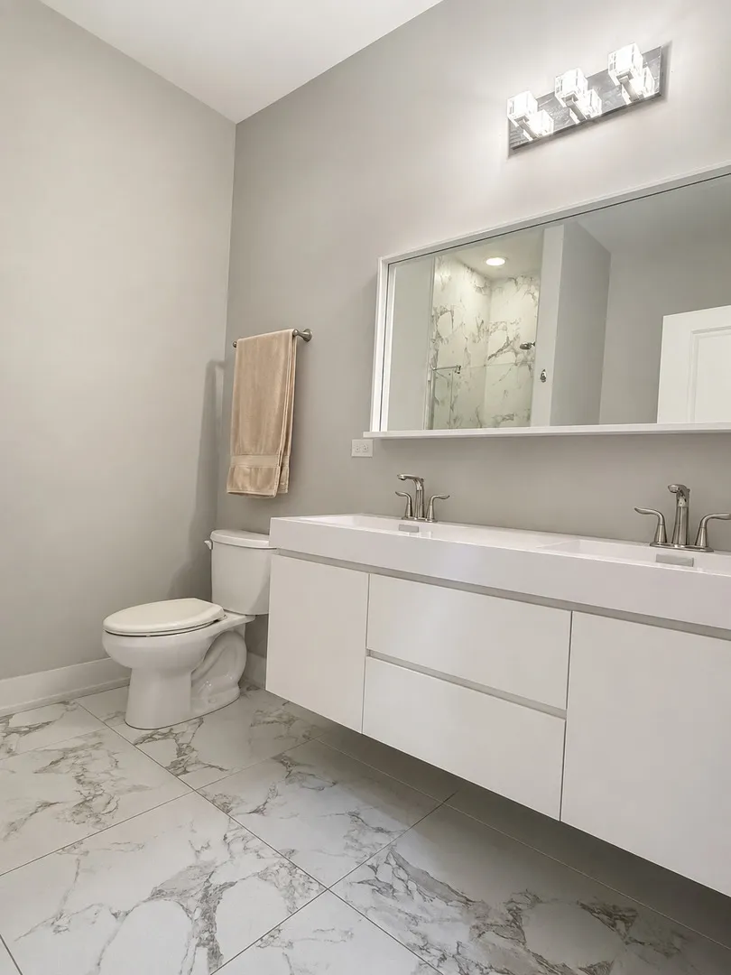 1202 Waukegan Rd, ,  60025, USA 60025-Glenview-IL