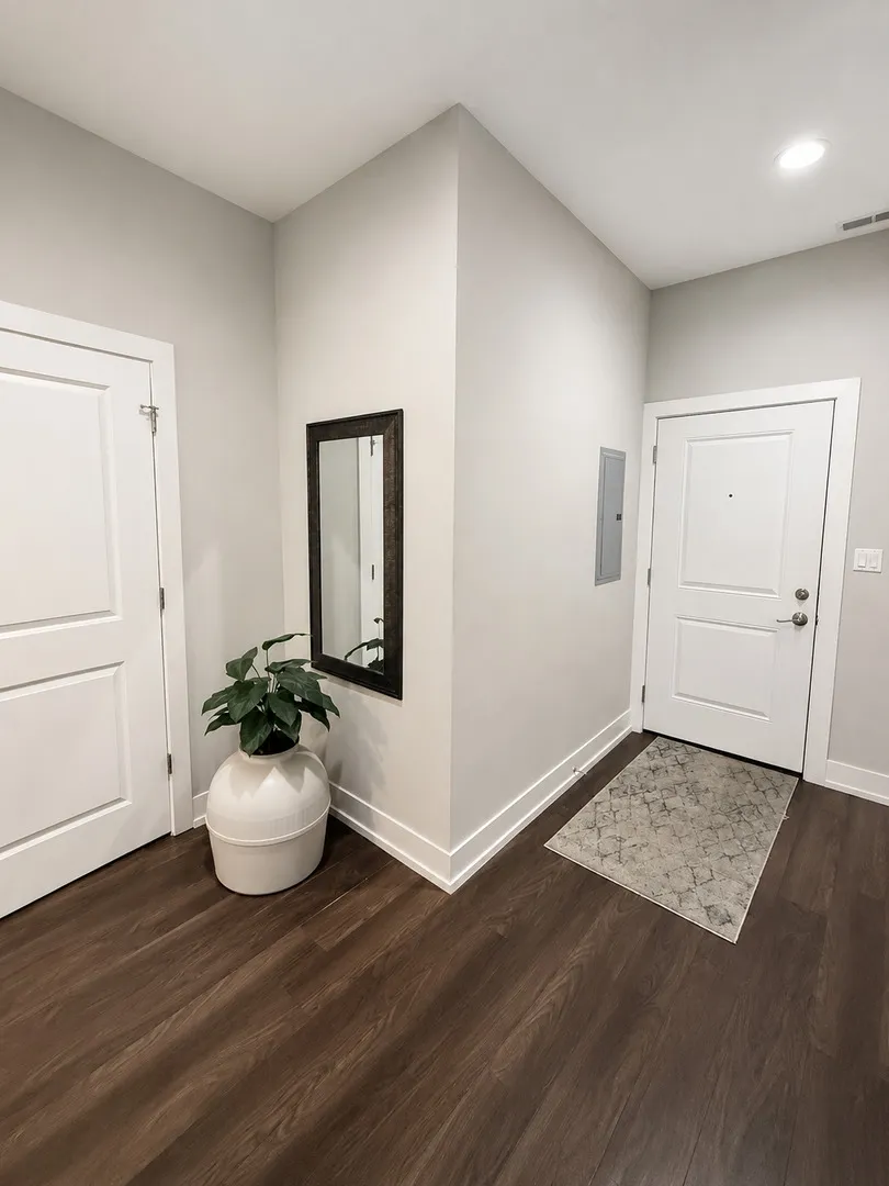 1202 Waukegan Rd, ,  60025, USA 60025-Glenview-IL