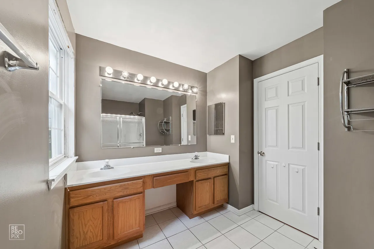 1738 Windward Ct, , 60563, USA 60563-Naperville-IL