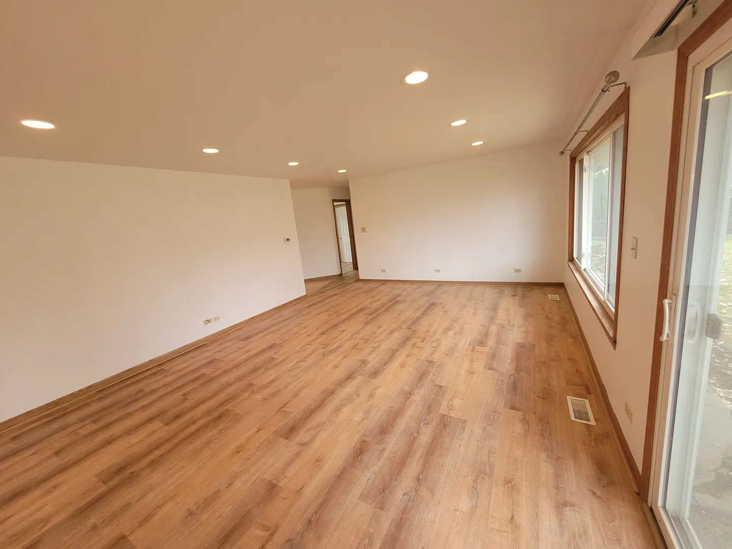 364 N Everett Dr, , 60074, USA 60074-Palatine-IL