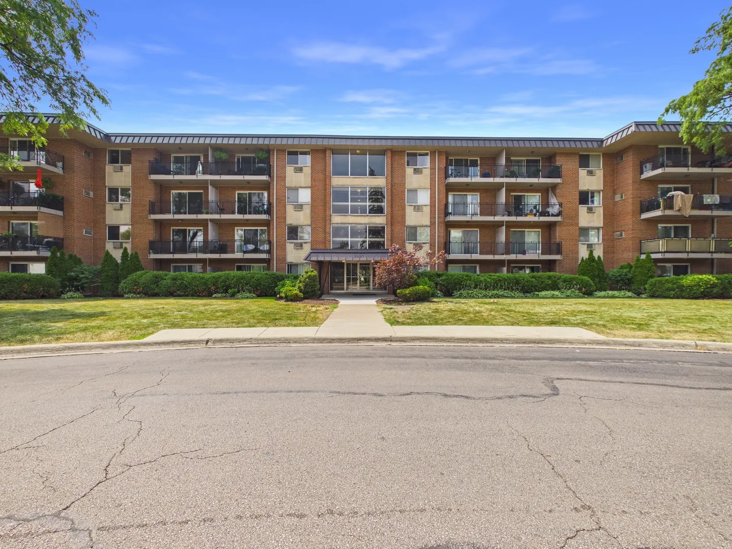 2210 S Goebbert Rd, , 60005, USA 60005-Arlington Heights-IL