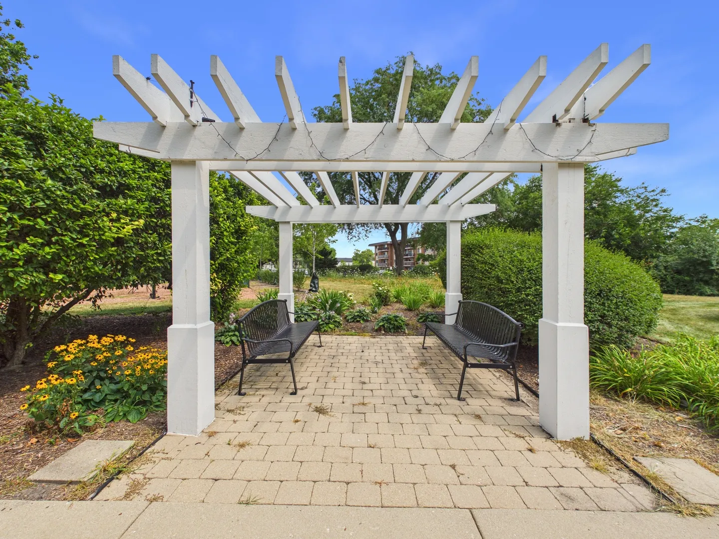 2210 S Goebbert Rd, , 60005, USA 60005-Arlington Heights-IL