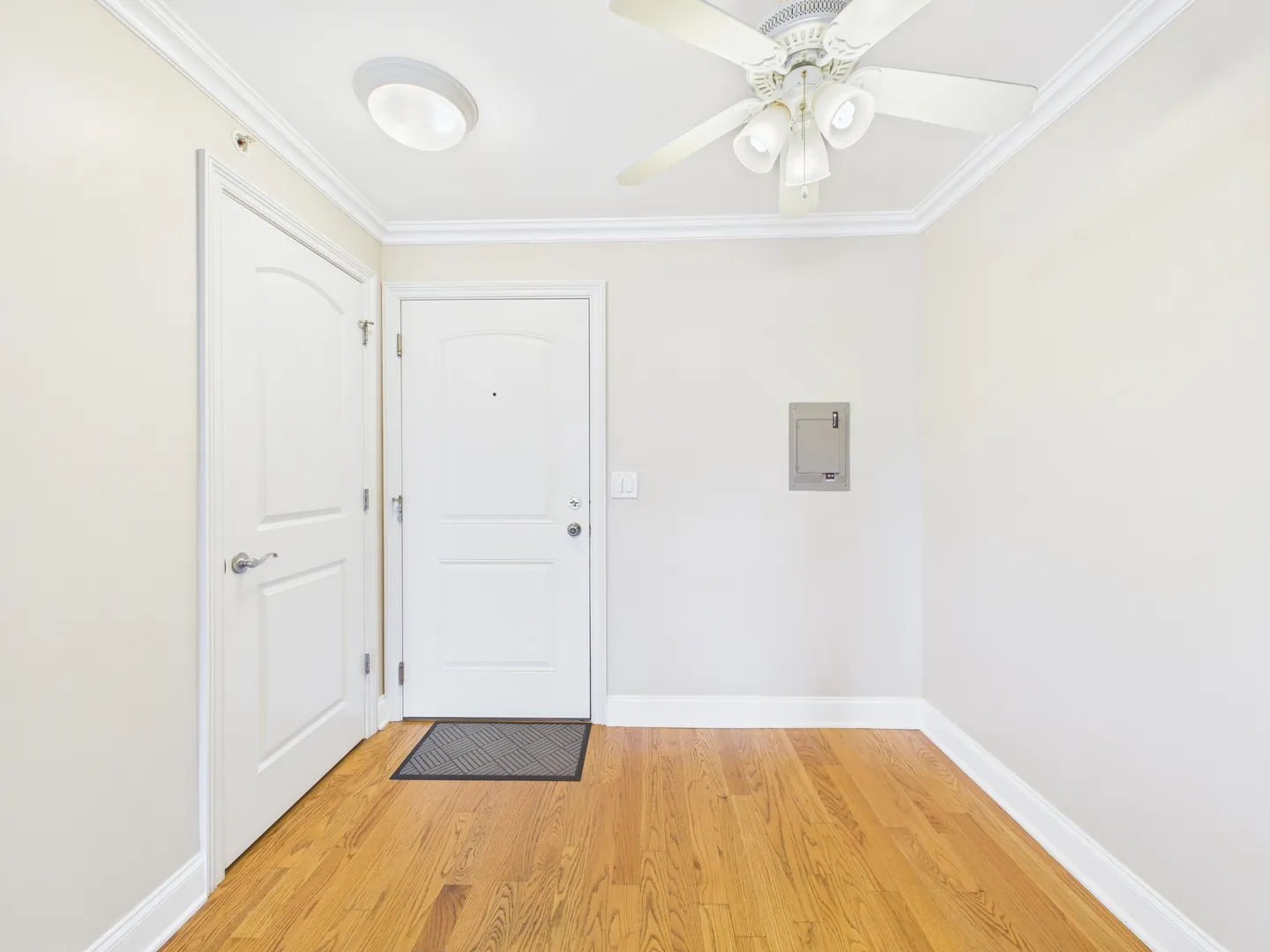 2210 S Goebbert Rd, , 60005, USA 60005-Arlington Heights-IL