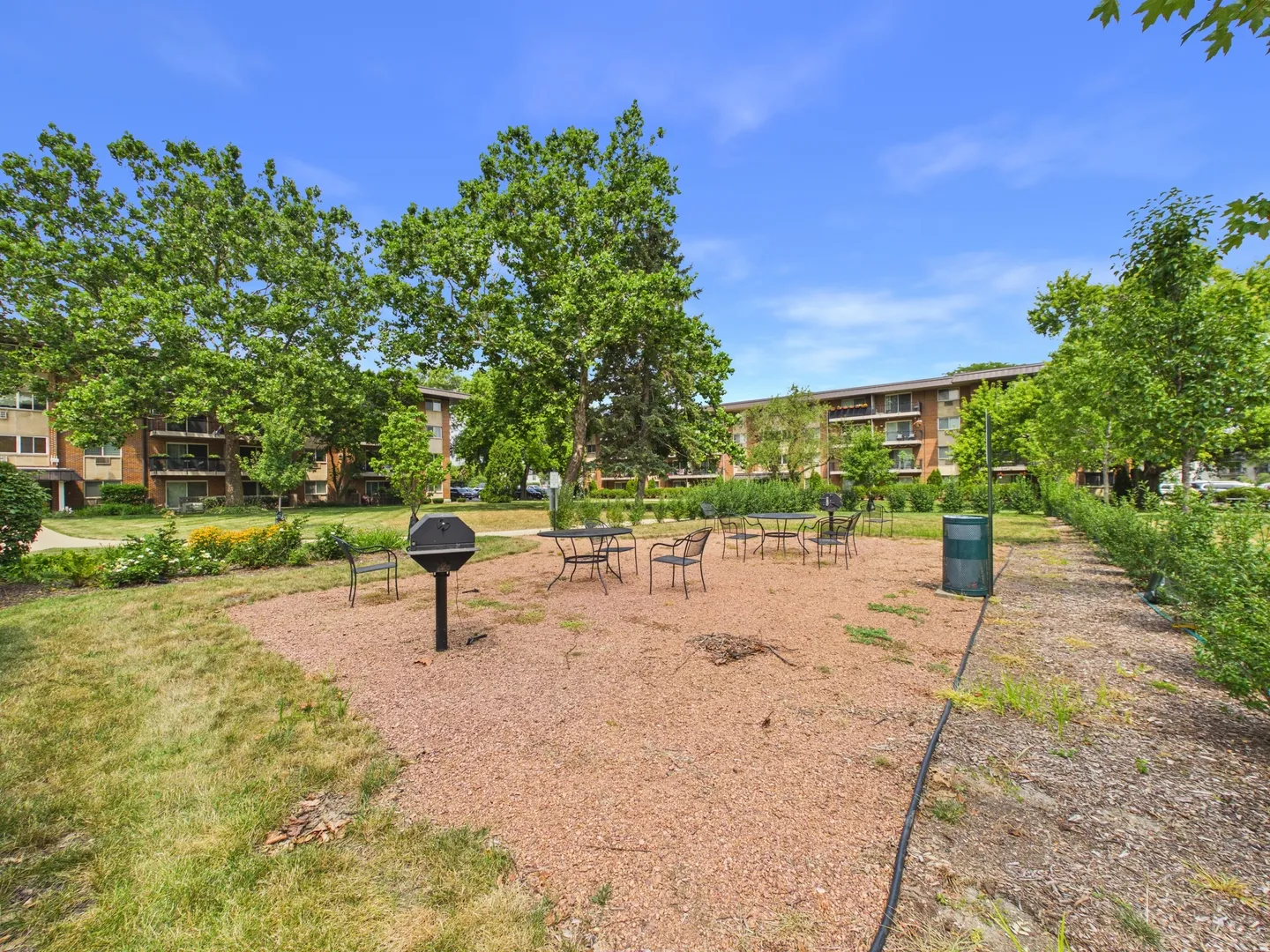 2210 S Goebbert Rd, , 60005, USA 60005-Arlington Heights-IL