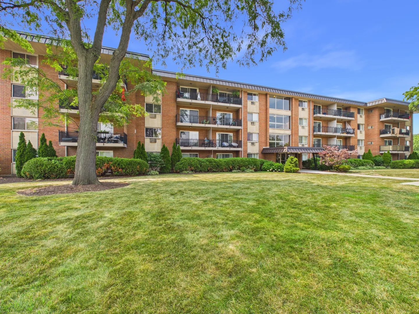 2210 S Goebbert Rd, , 60005, USA 60005-Arlington Heights-IL