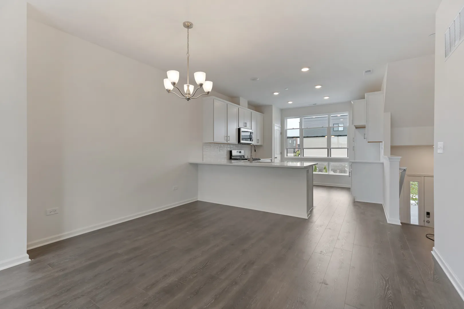 1289 Lakepointe Dr, , 60173, USA 60173-Schaumburg-IL
