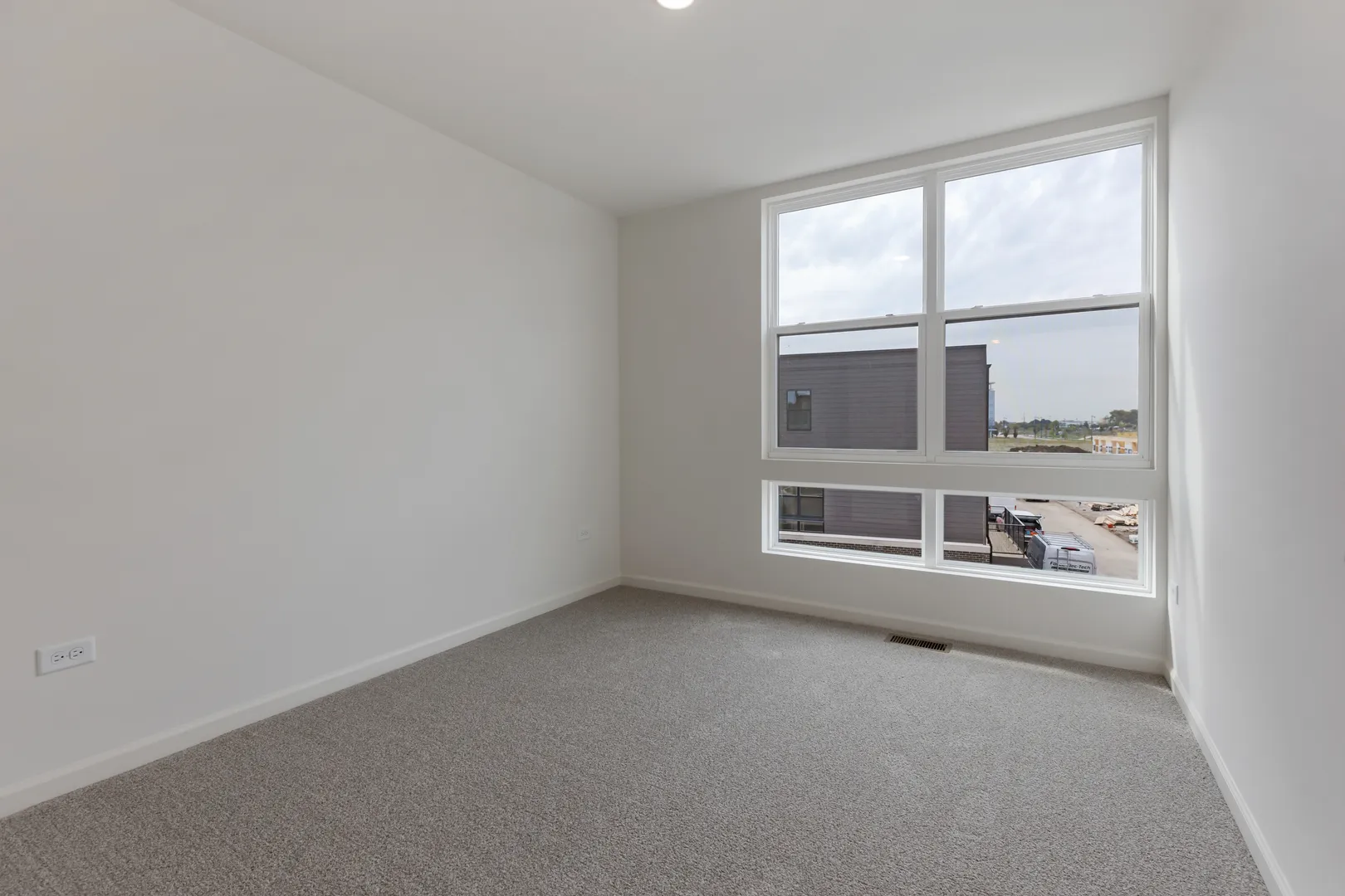 1289 Lakepointe Dr, , 60173, USA 60173-Schaumburg-IL