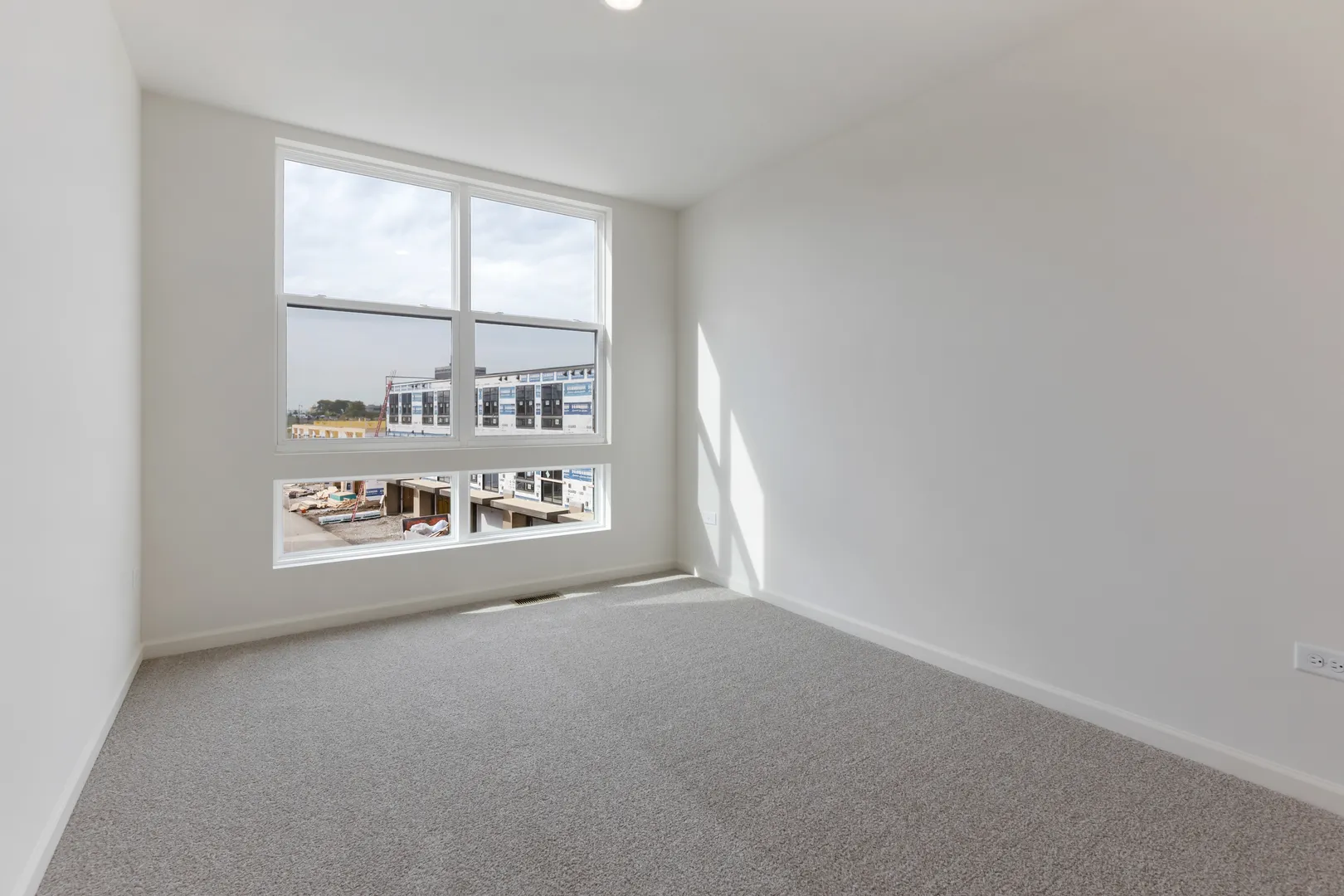 1289 Lakepointe Dr, , 60173, USA 60173-Schaumburg-IL