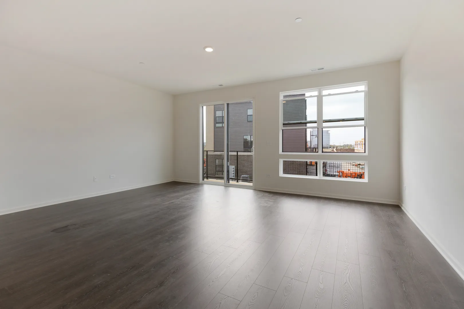 1289 Lakepointe Dr, , 60173, USA 60173-Schaumburg-IL