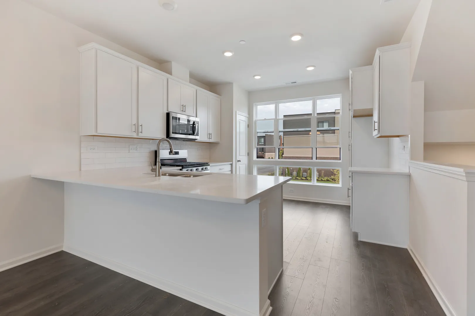 1289 Lakepointe Dr, , 60173, USA 60173-Schaumburg-IL