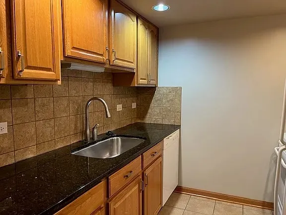 1125 Royal St George Dr, , 60563, USA 60563-Naperville-IL