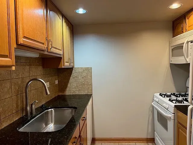 1125 Royal St George Dr, , 60563, USA 60563-Naperville-IL