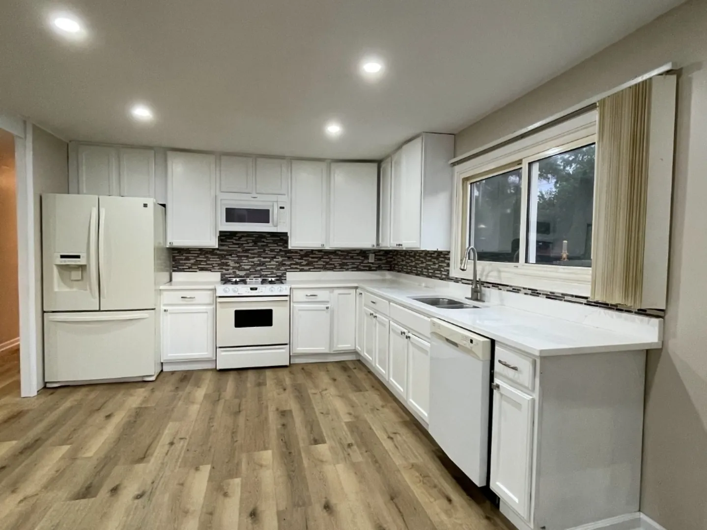 420 Garland Ave, ,  60446, USA 60446-Romeoville-IL