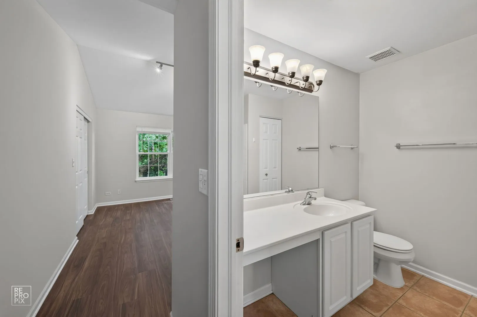 831 Genesee Dr, , 60563, USA 60563-Naperville-IL