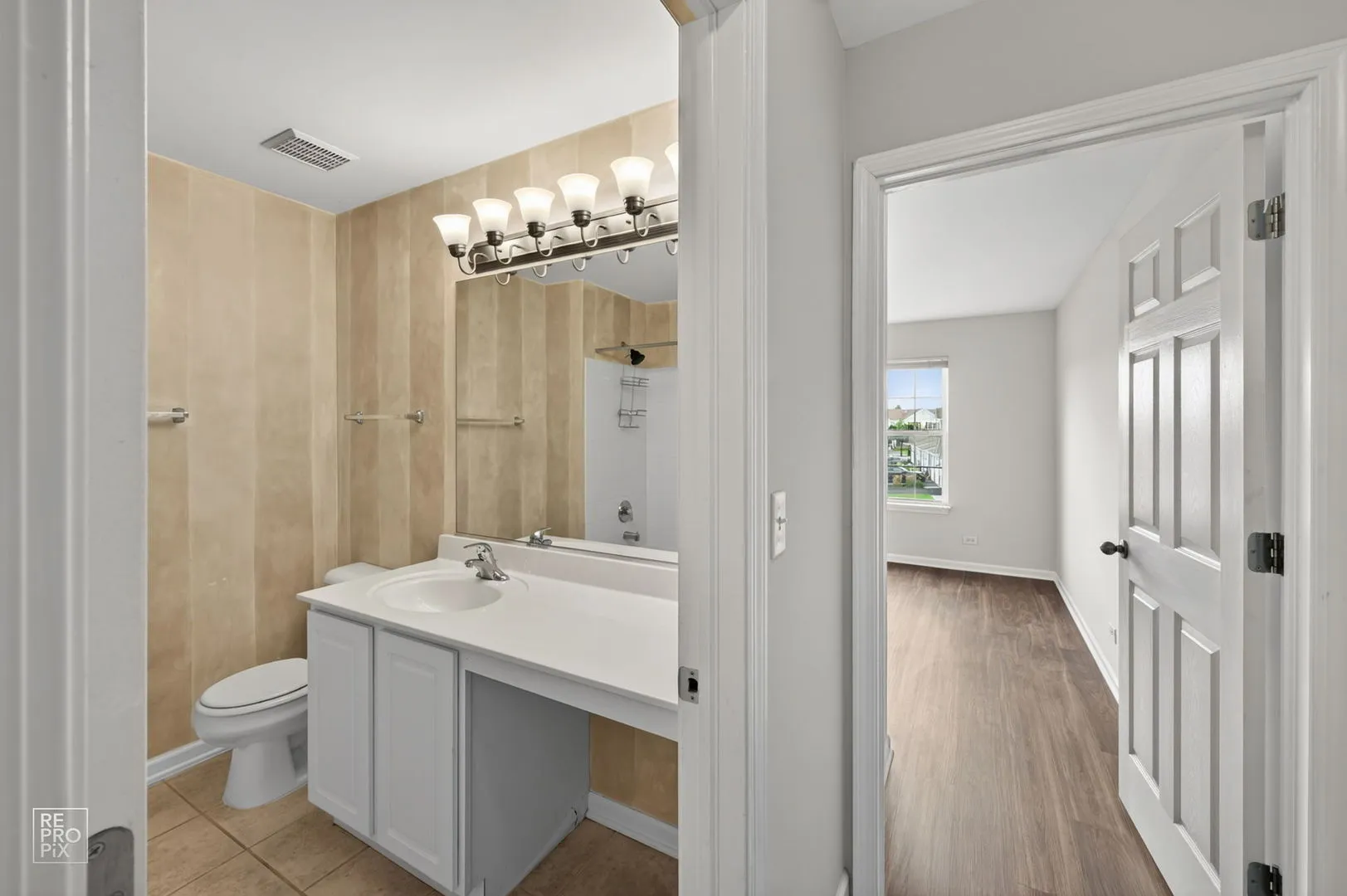 831 Genesee Dr, , 60563, USA 60563-Naperville-IL