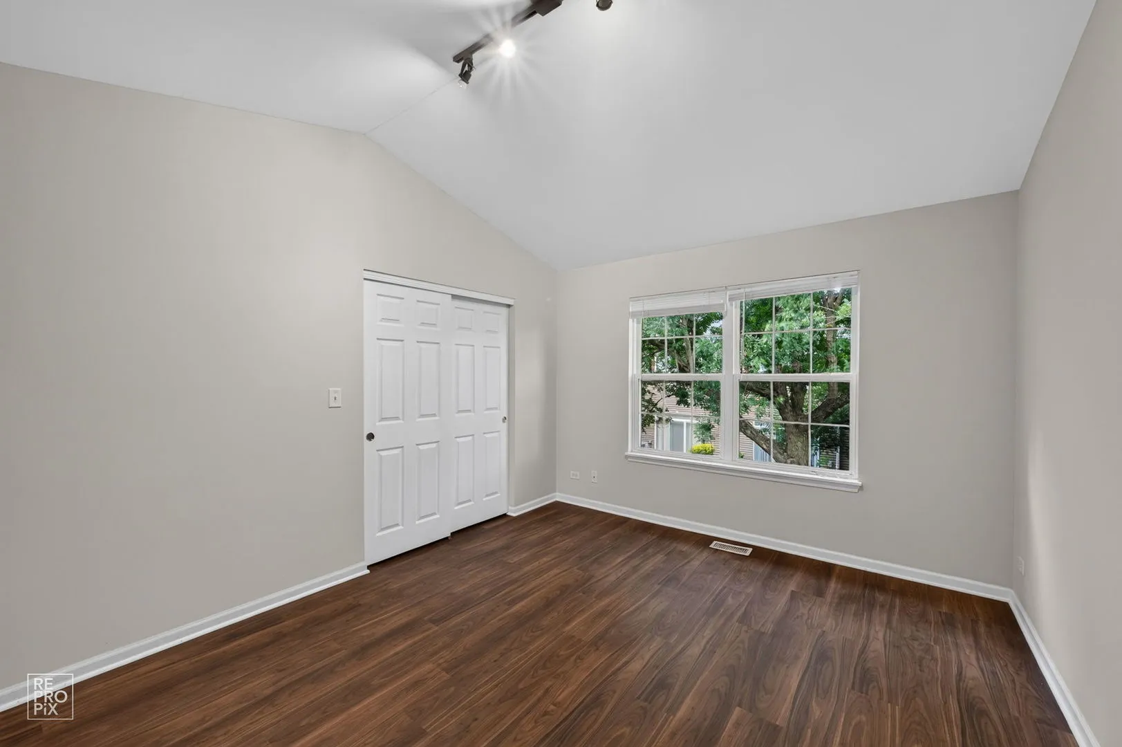 831 Genesee Dr, , 60563, USA 60563-Naperville-IL