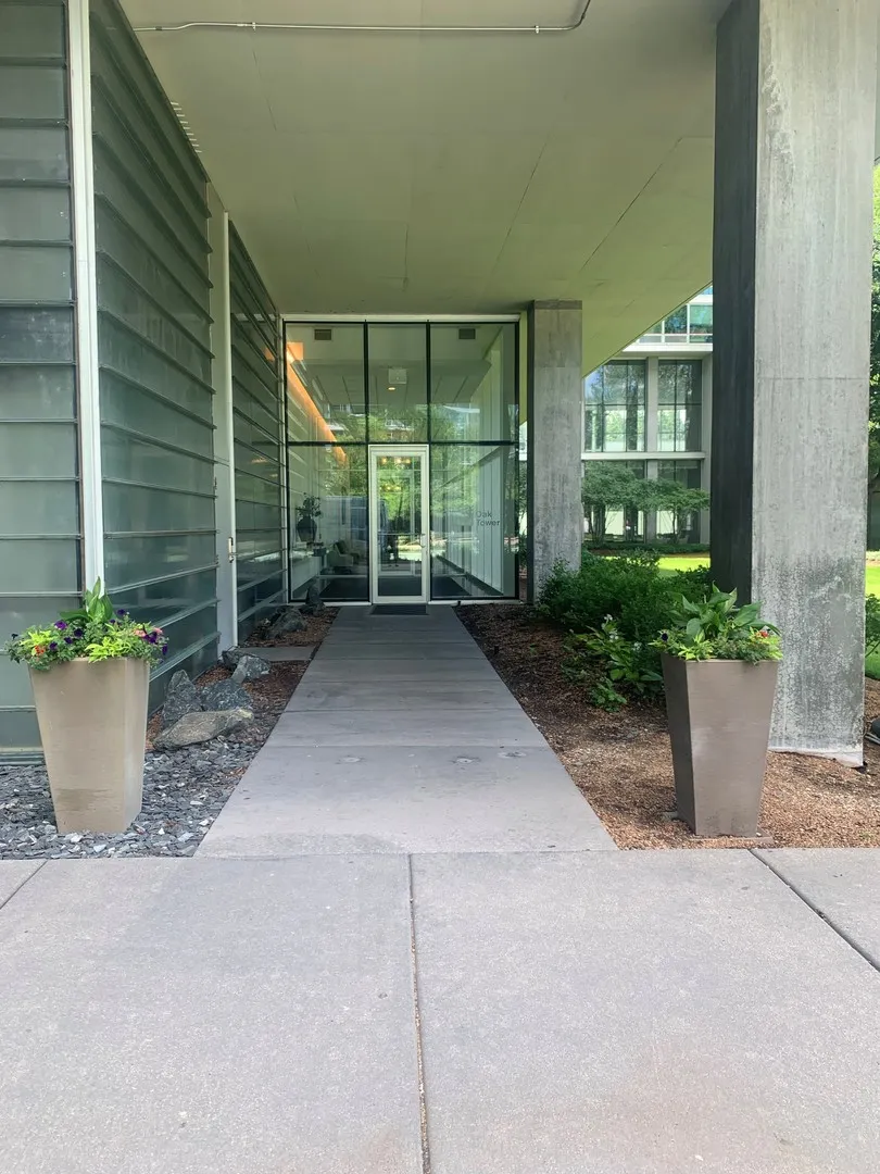 9655 Woods Dr, , 60077, USA 60077-Skokie-IL