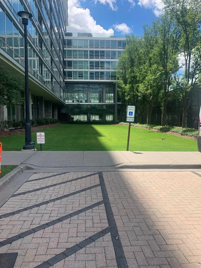 9655 Woods Dr, , 60077, USA 60077-Skokie-IL