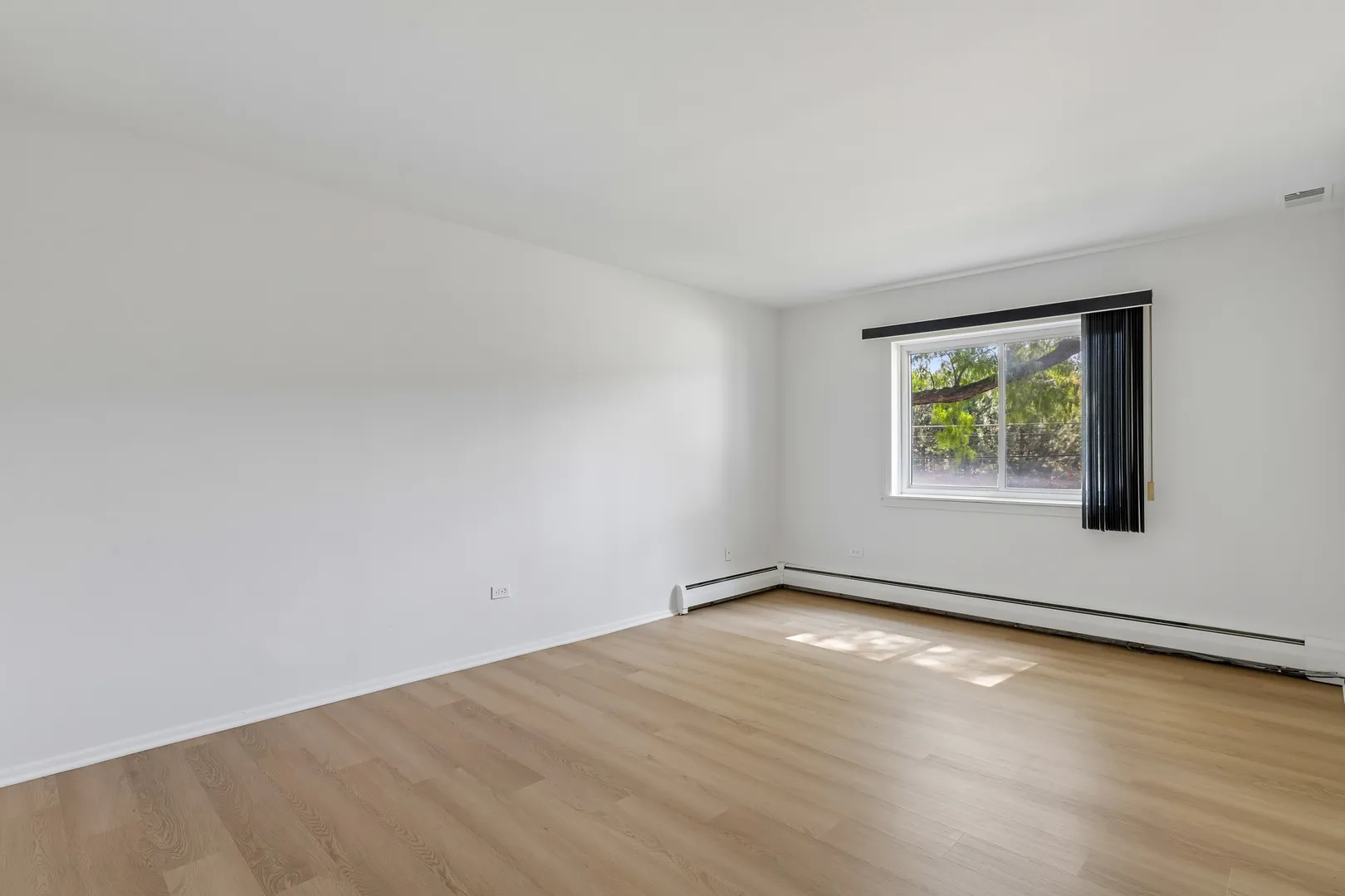 2424 E Oakton St, , 60004, USA 60004-Arlington Heights-IL