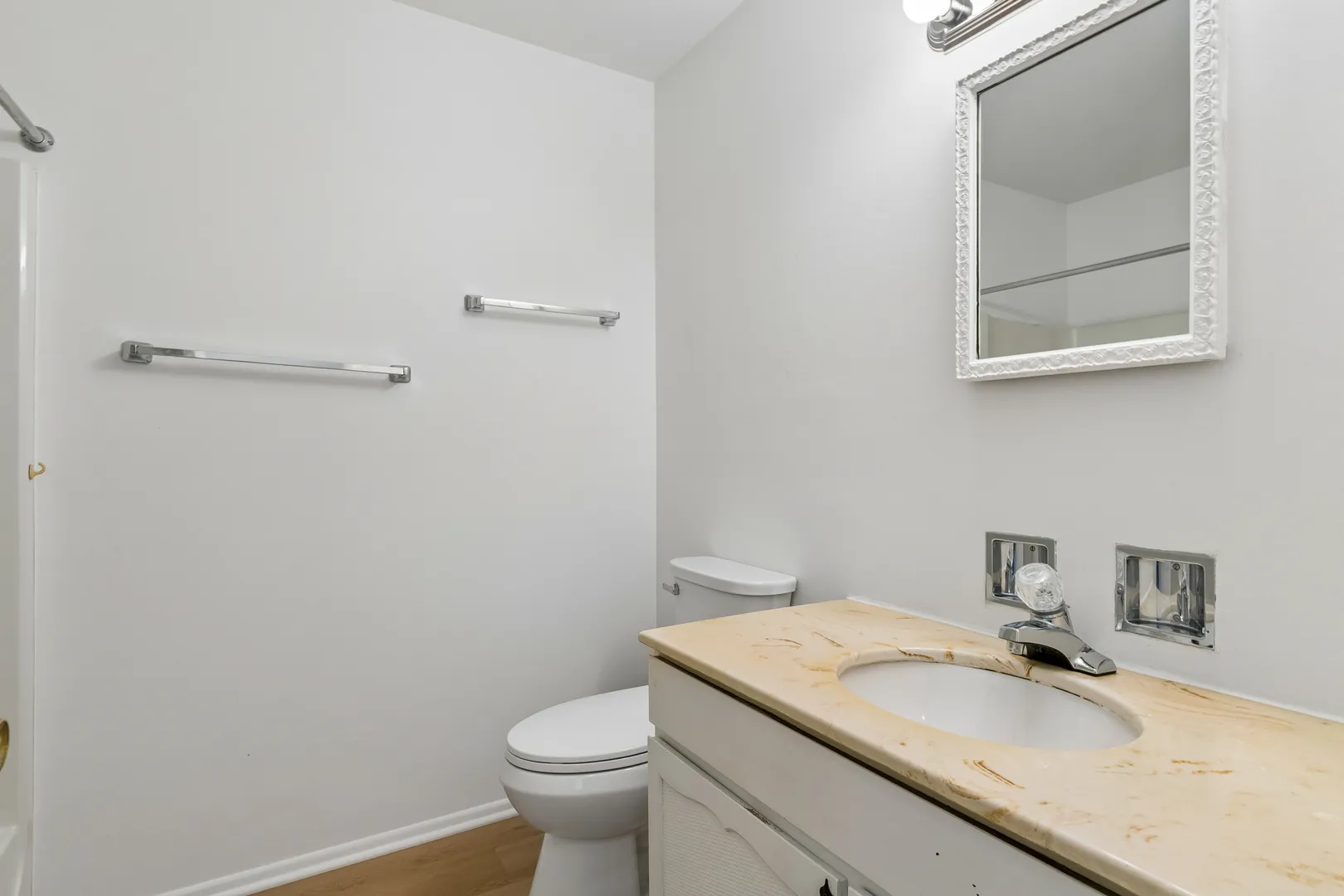 2424 E Oakton St, , 60004, USA 60004-Arlington Heights-IL