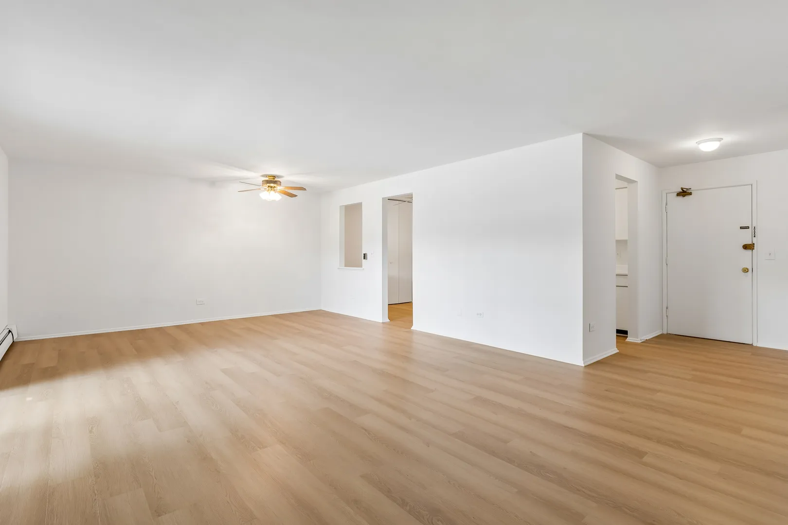 2424 E Oakton St, , 60004, USA 60004-Arlington Heights-IL