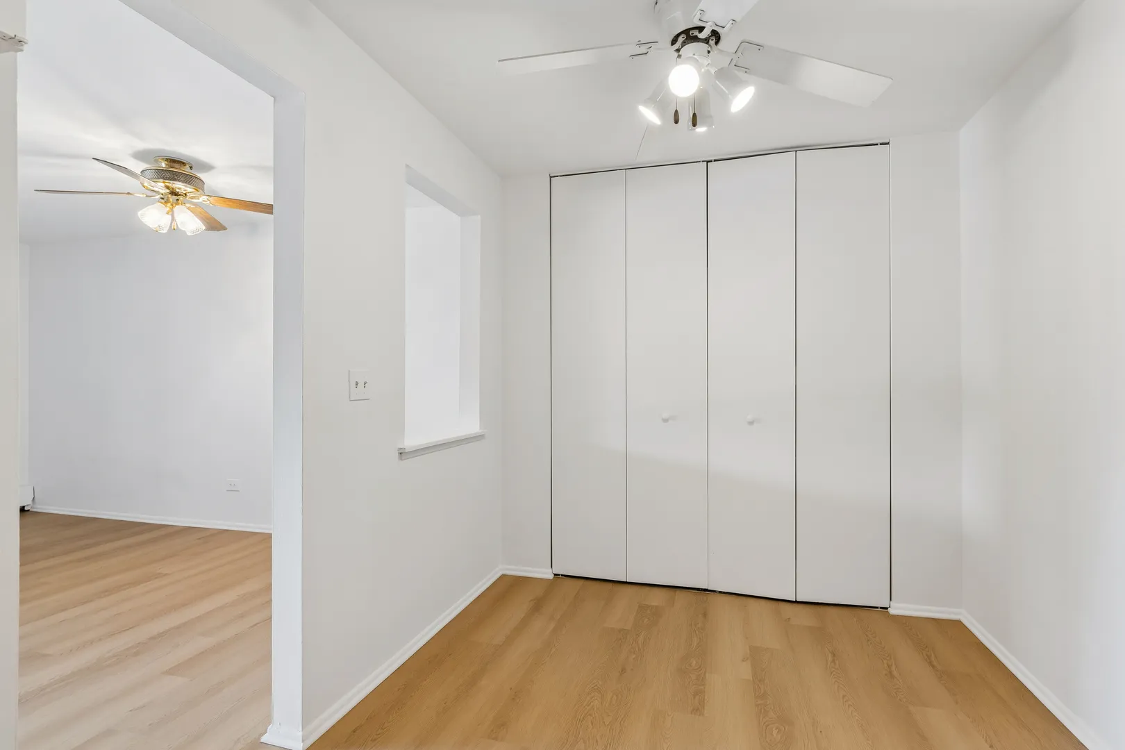 2424 E Oakton St, , 60004, USA 60004-Arlington Heights-IL