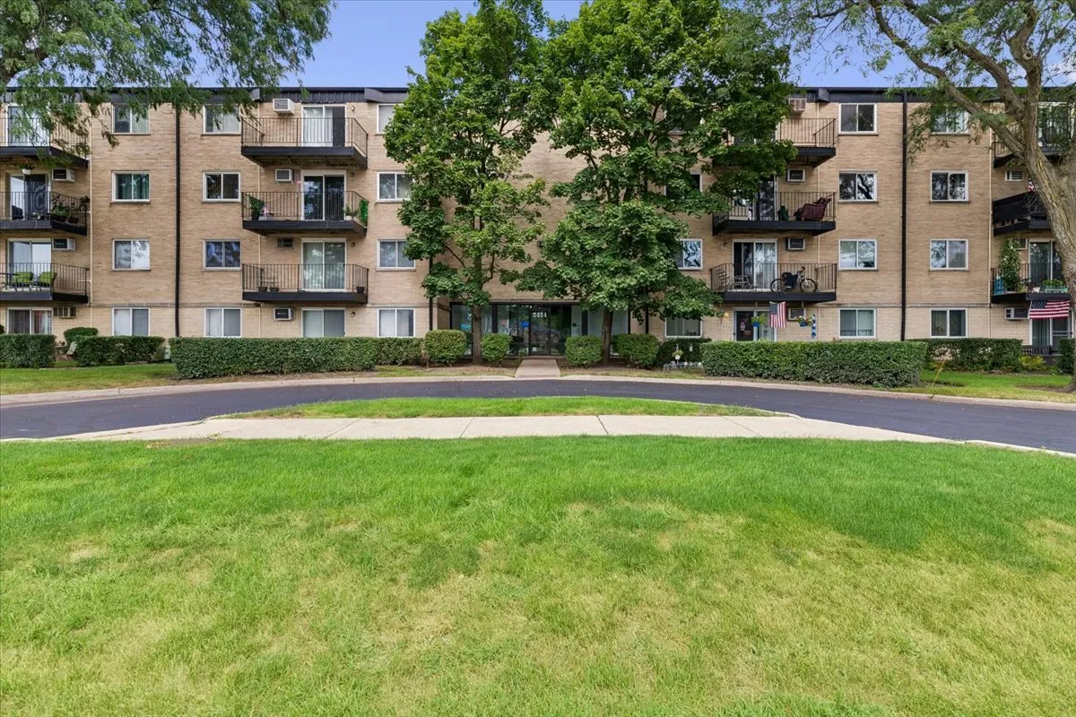 2424 E Oakton St, , 60004, USA 60004-Arlington Heights-IL
