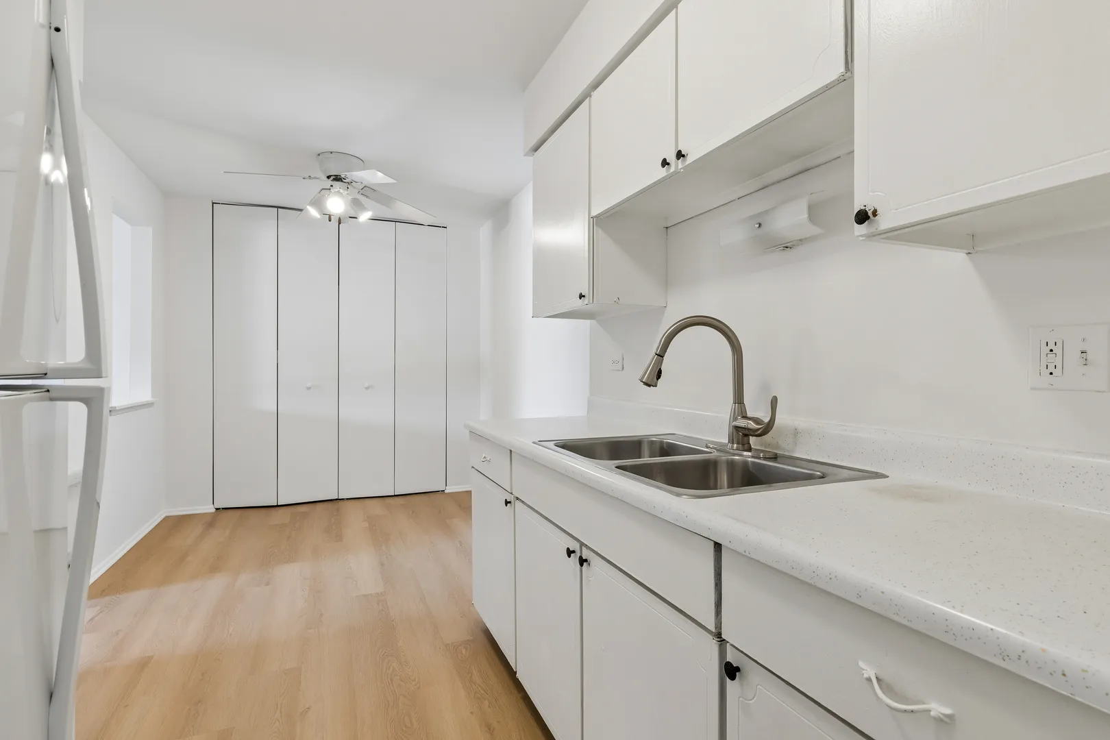 2424 E Oakton St, , 60004, USA 60004-Arlington Heights-IL