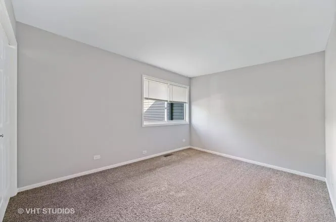 450 Valley Dr, , 60563, USA 60563-Naperville-IL