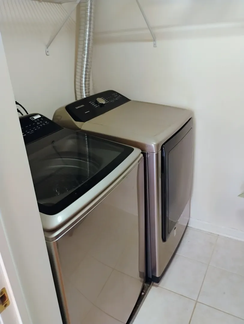 893 Enfield Dr, ,  60062, USA 60062-Northbrook-IL