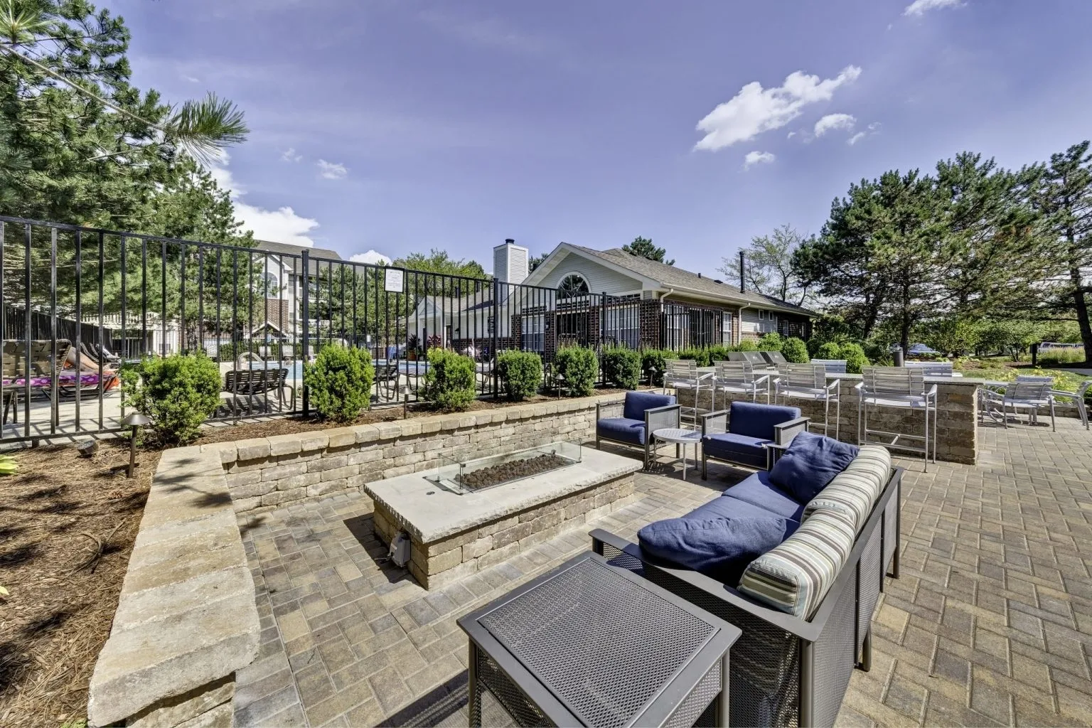 52 Sterling Cir, ,  60189, USA 60189-Wheaton-IL